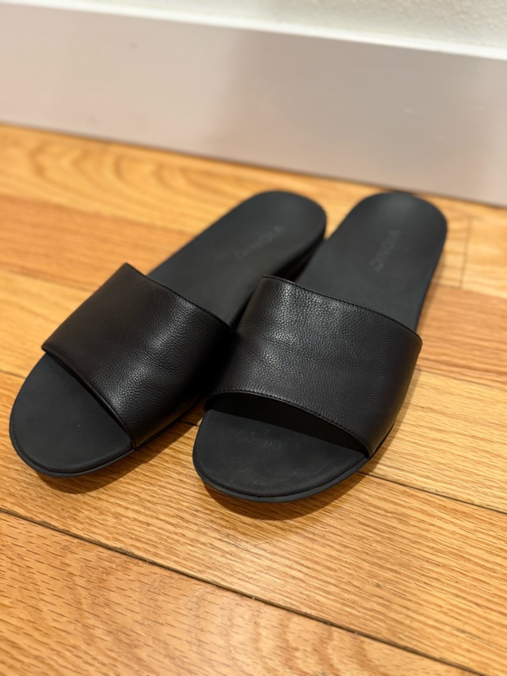 Women’s Vionic “Val” Leather slide